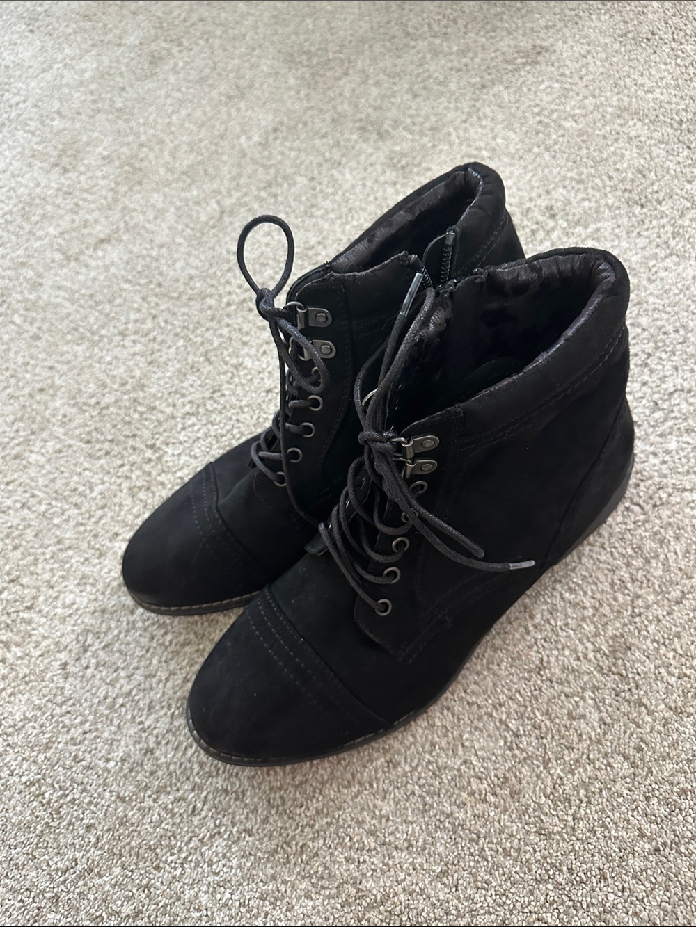 White Mountain Tifton  women’s  Black Lace-Up Ankle Boots size 10
